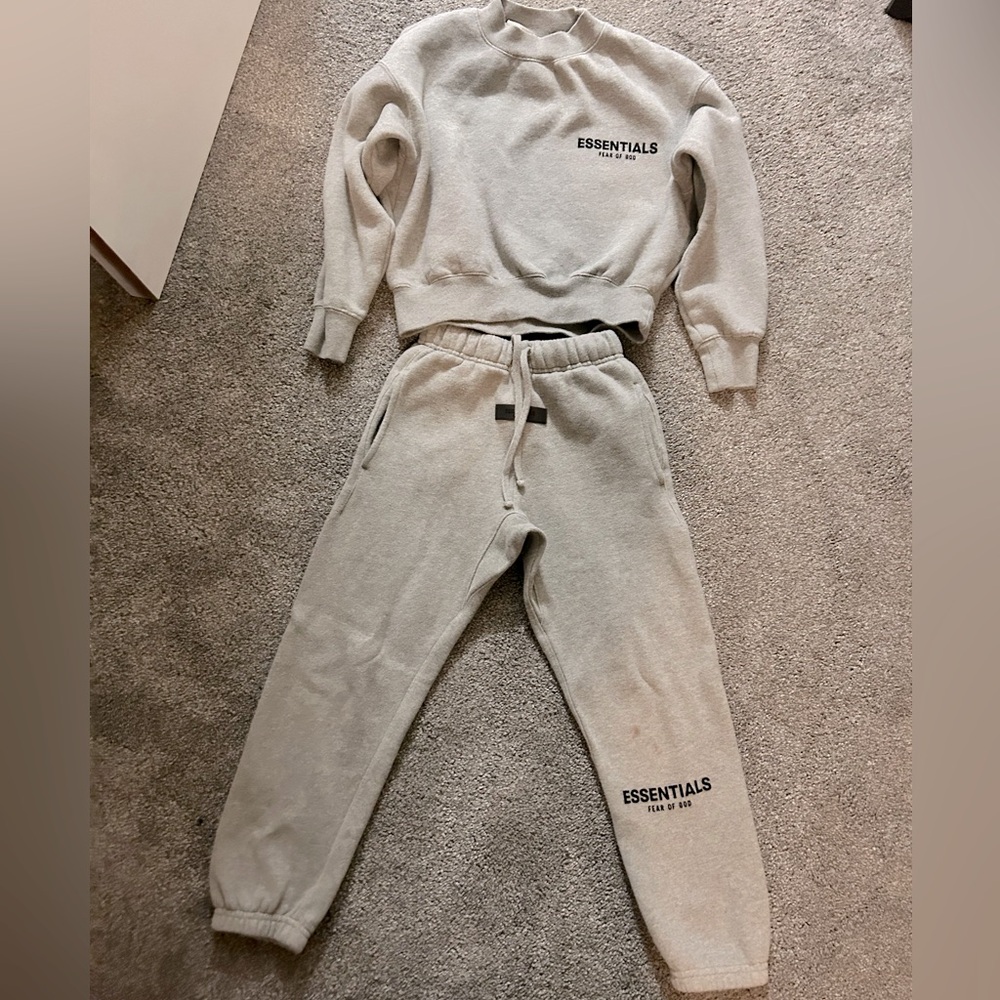 ESSENTIALS Fear of God crew neck sweatsuit kids 6/7
